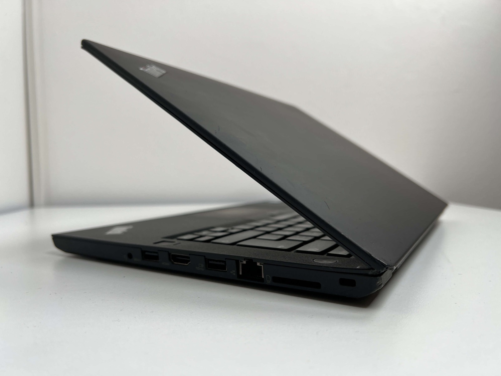 Prenosnik Lenovo ThinkPad T480 / i5 / RAM 8 GB / SSD Disk / 14,0″ FHD - Na zalogi - slika 3