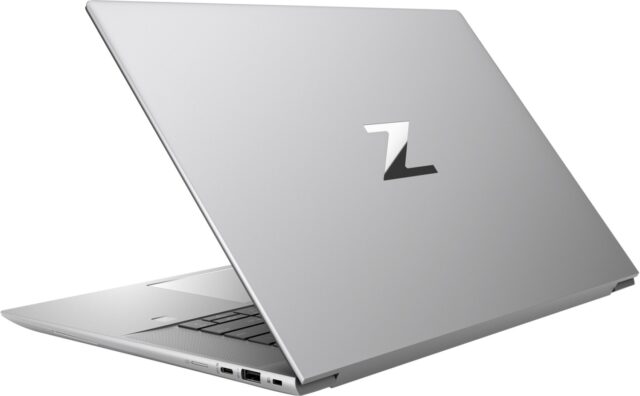 Srebrn HP ZBook 15 G6 prenosnik s prepoznavnim logotipom na zadnji strani.